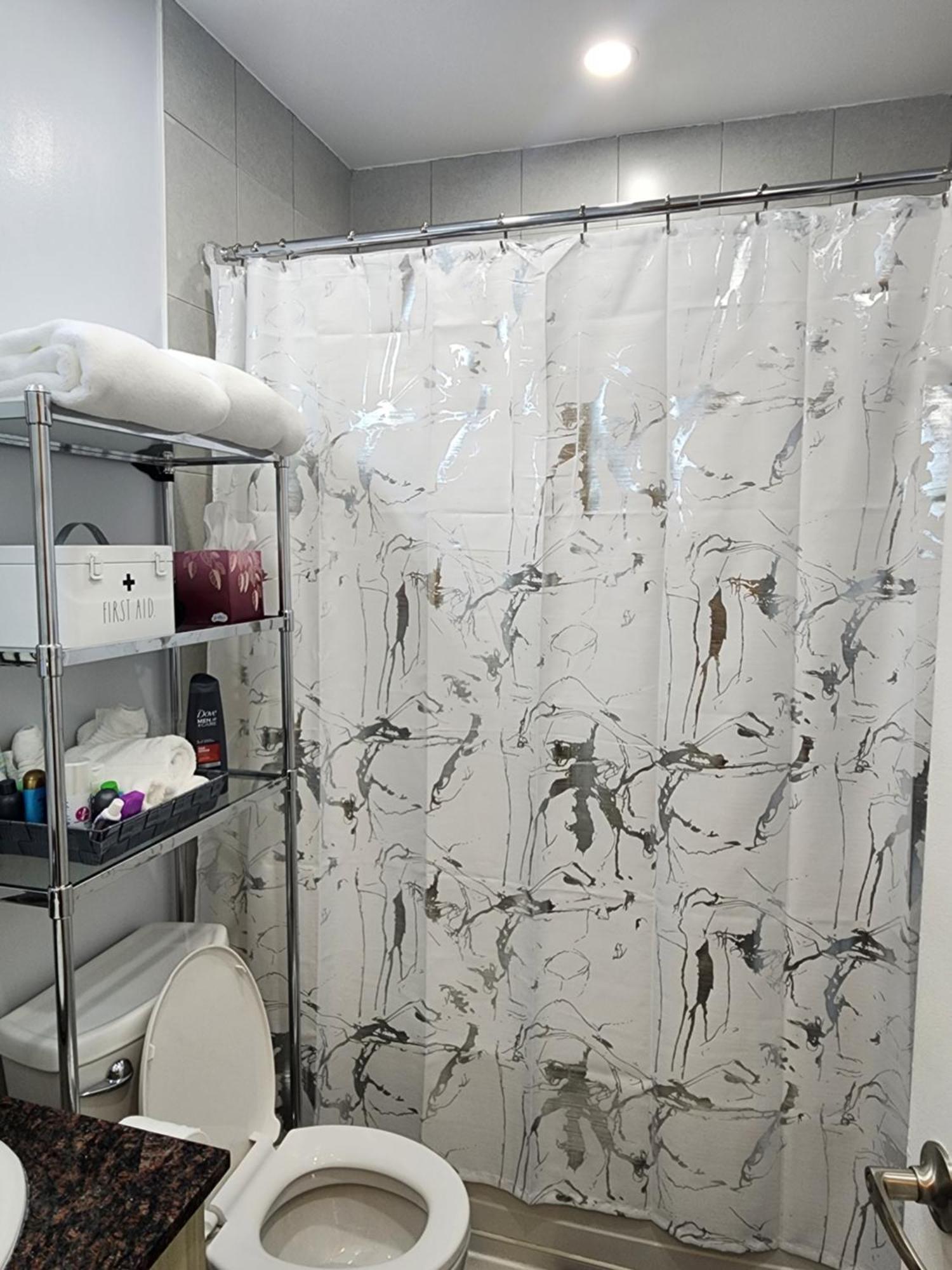 トロントBeautiful Townhouse Near Yorkdale Mall, Wilson Subwayアパートメント エクステリア 写真