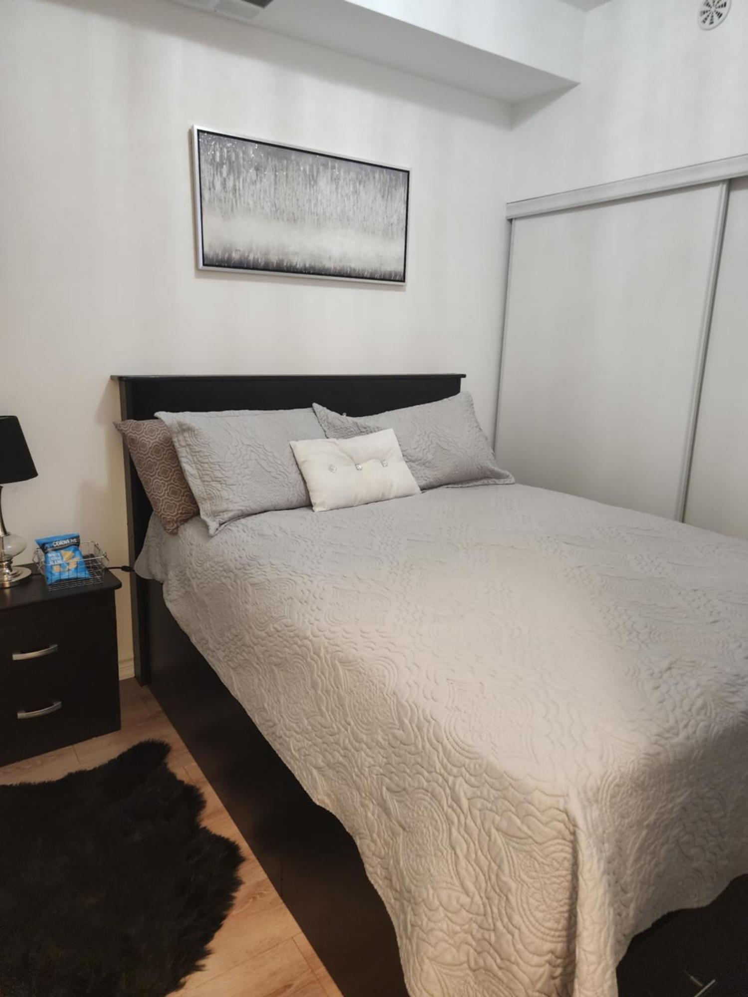 トロントBeautiful Townhouse Near Yorkdale Mall, Wilson Subwayアパートメント エクステリア 写真