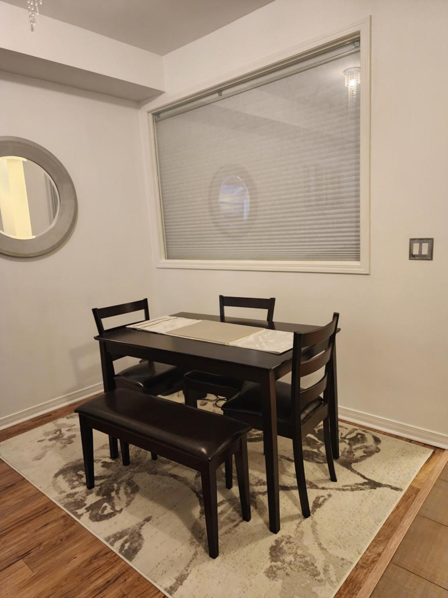 トロントBeautiful Townhouse Near Yorkdale Mall, Wilson Subwayアパートメント エクステリア 写真