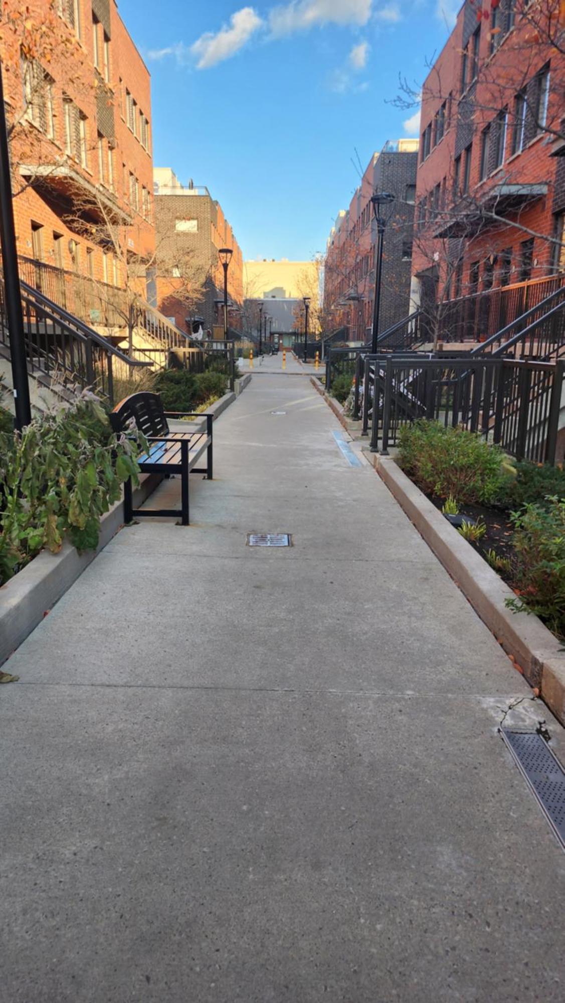 トロントBeautiful Townhouse Near Yorkdale Mall, Wilson Subwayアパートメント エクステリア 写真